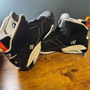 Jordan MVP PSG Size 9M Black/Orange – Pre-Owned No Box - Clean